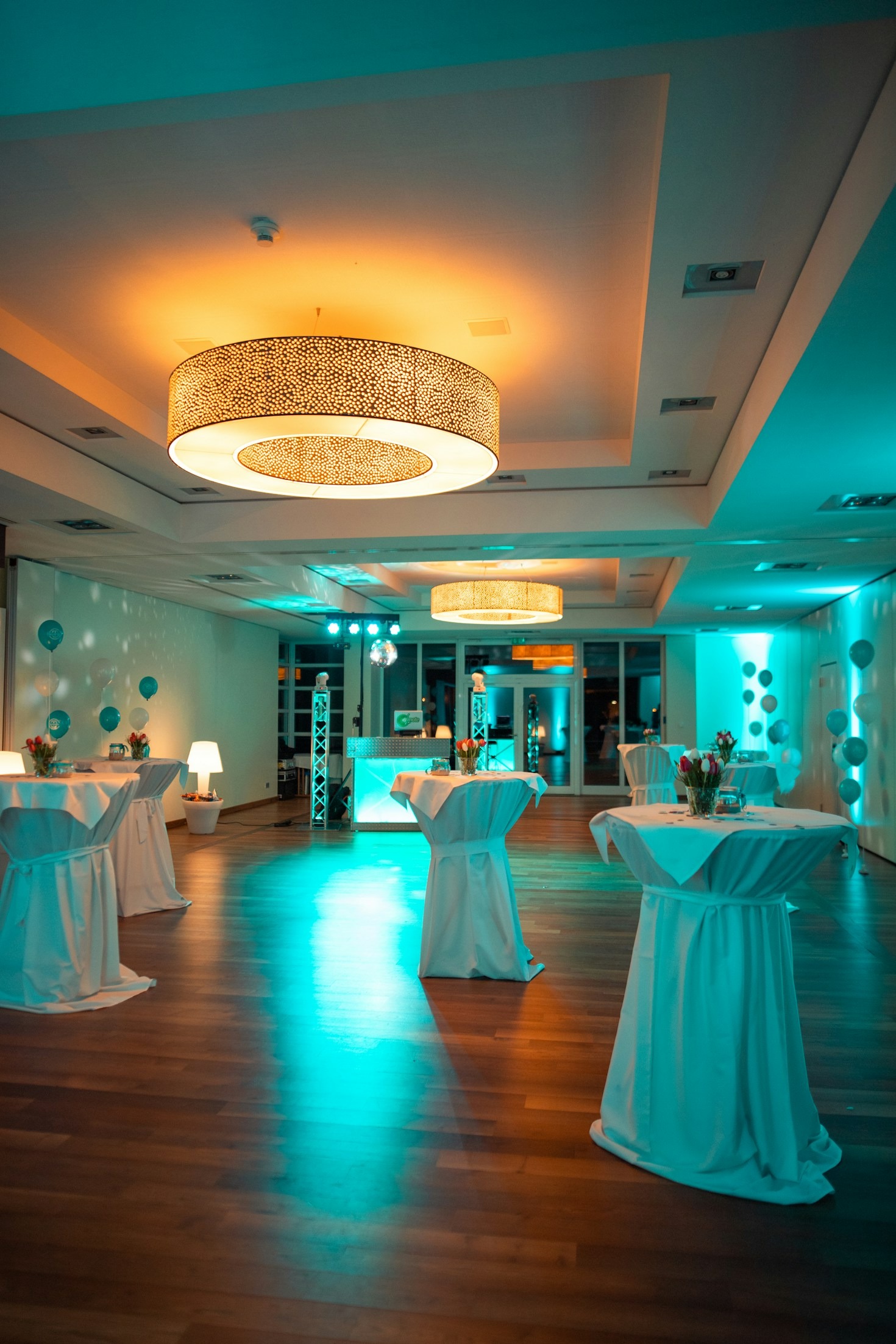 Why Combining DJ and Photography Packages Saves You Stress